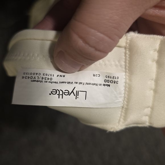 Lilyette Cream Lace Bra - Picture 6 of 6